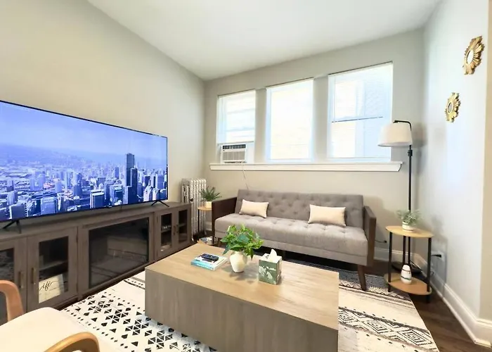 Modern 2Br, Ideal Location Near Local Spots