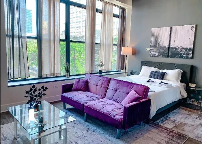 Mccormick Place Beautiful Studio Suite With Optional Parking And Gym Access Sleeps 4 Near Soldier Field And Downtown Chicago