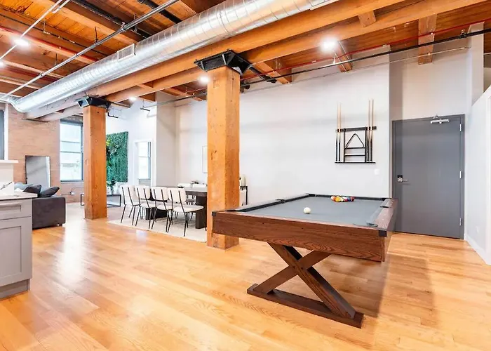 201Loft Downtown Spacious Loft Sleeps 10