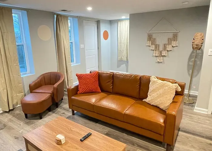 Spacious & Modern 3 Bedroom Home L Wi-Fi L Free Parking L Hyde Park L