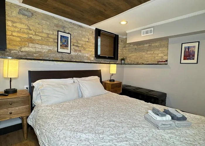 Modern Studio In Lincoln Park