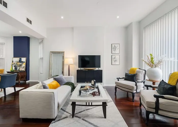 Chic And Cozy 3-Bed Escape In Chicago