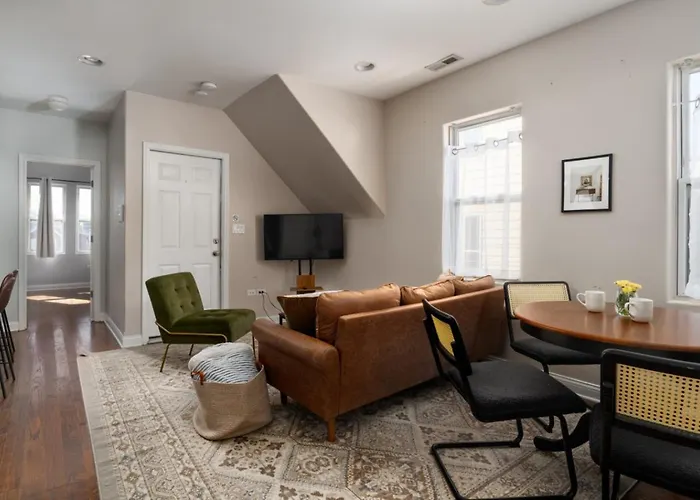 Logan Square Penthouse With Parking And Patio