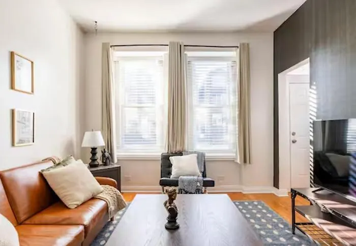 Cozy 2 Bedroom 1 Ba Flat Just 10 Mins From Downtown