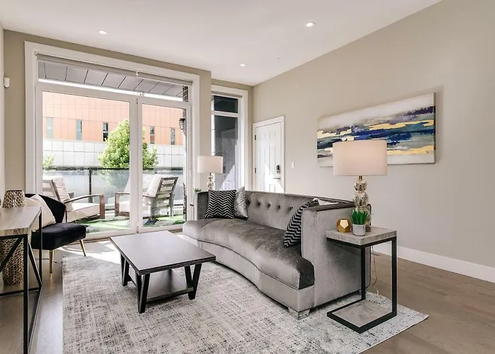 Stunning Duplex Condo - Downtown River North