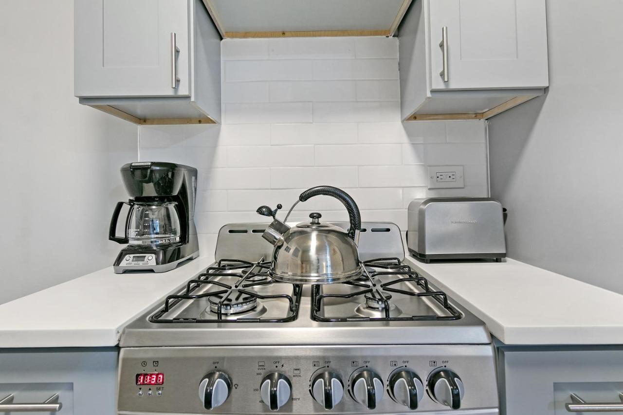 1br Lively & Rejuvenating Apt In Prime Location - Roscoe 2m Chicago