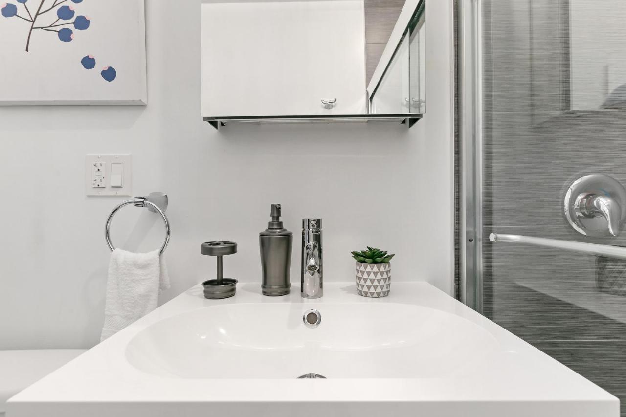 1br Lively & Rejuvenating Apt In Prime Location - Roscoe 2m Chicago