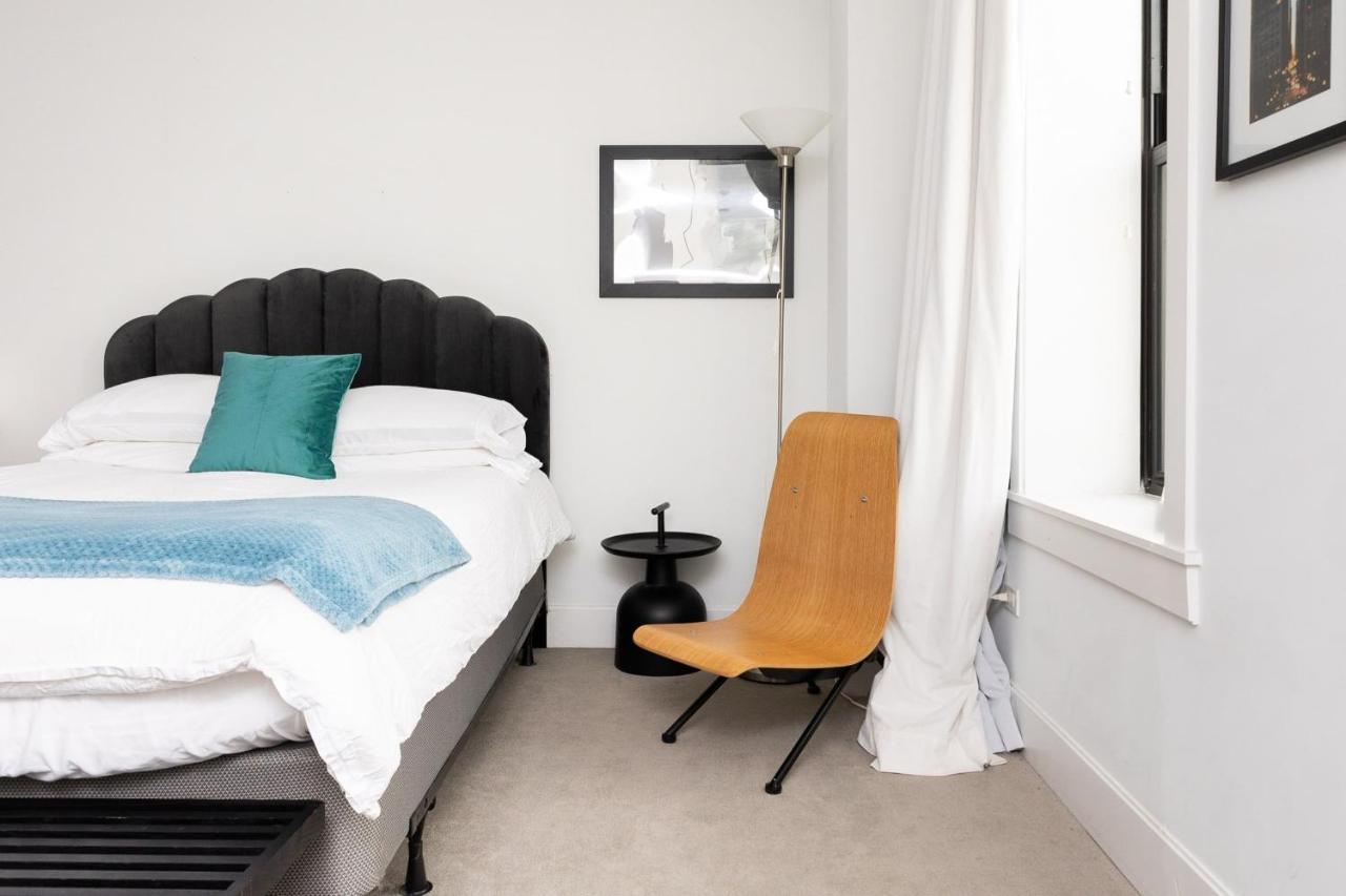 Apartment Frontdesk Debonair Studio Apt With View *