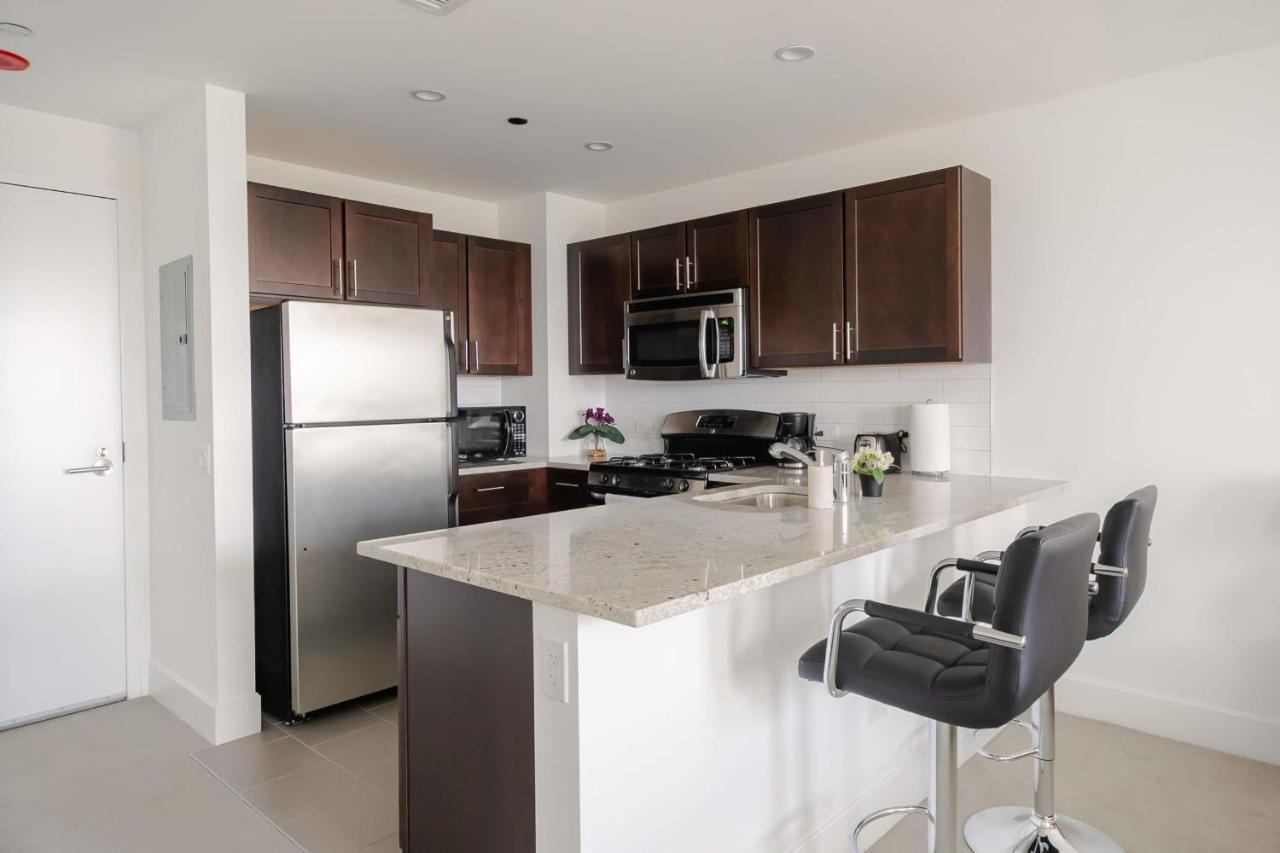Apartment Frontdesk Debonair Studio Apt With View *