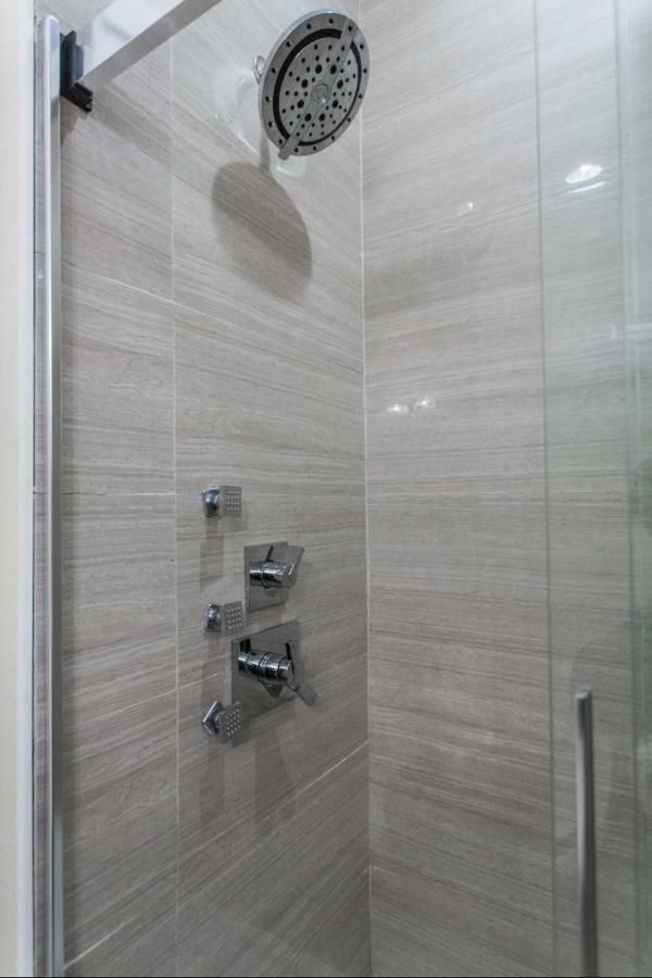 The Double Play - Modern 2br Apts Right Next To Wrigley Field & Transit! - Perfect For Cubs Fans Apartment *