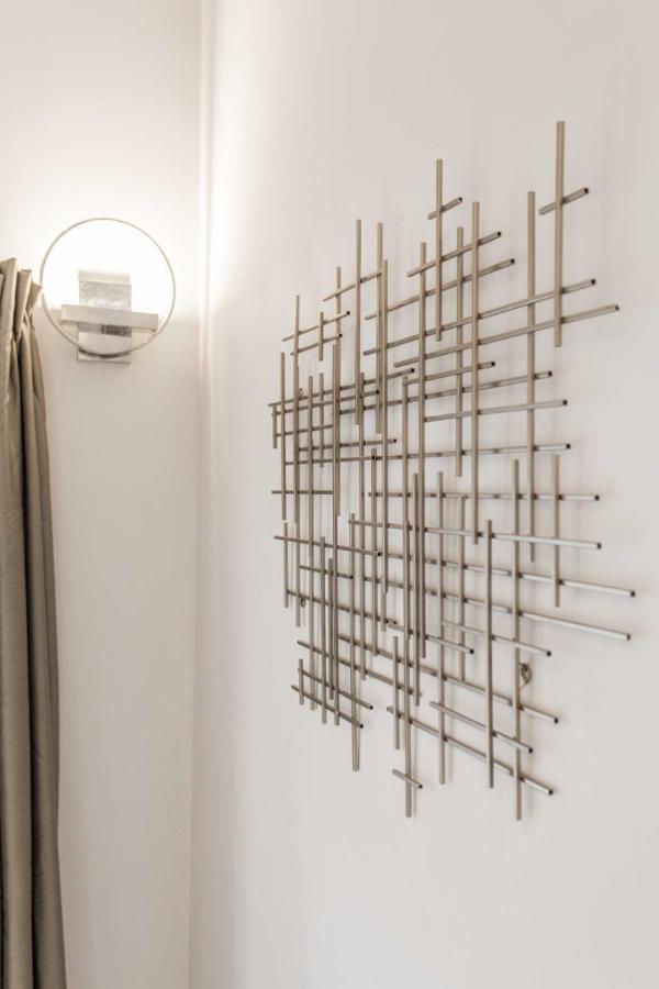 The Double Play - Modern 2br Apts Right Next To Wrigley Field & Transit! - Perfect For Cubs Fans