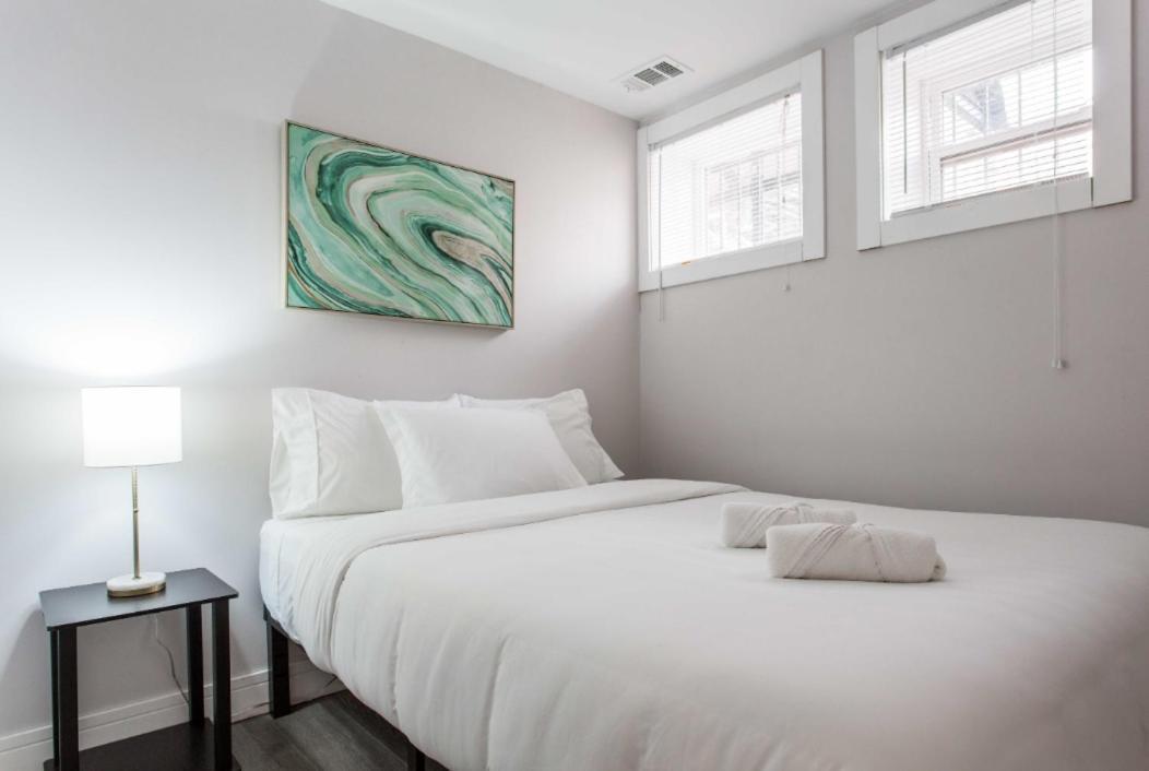 The Double Play - Modern 2br Apts Right Next To Wrigley Field & Transit! - Perfect For Cubs Fans Apartment