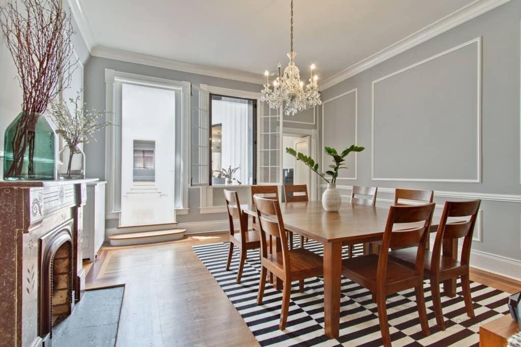 Historic Luxury Townhouse In Downtown Holiday home *