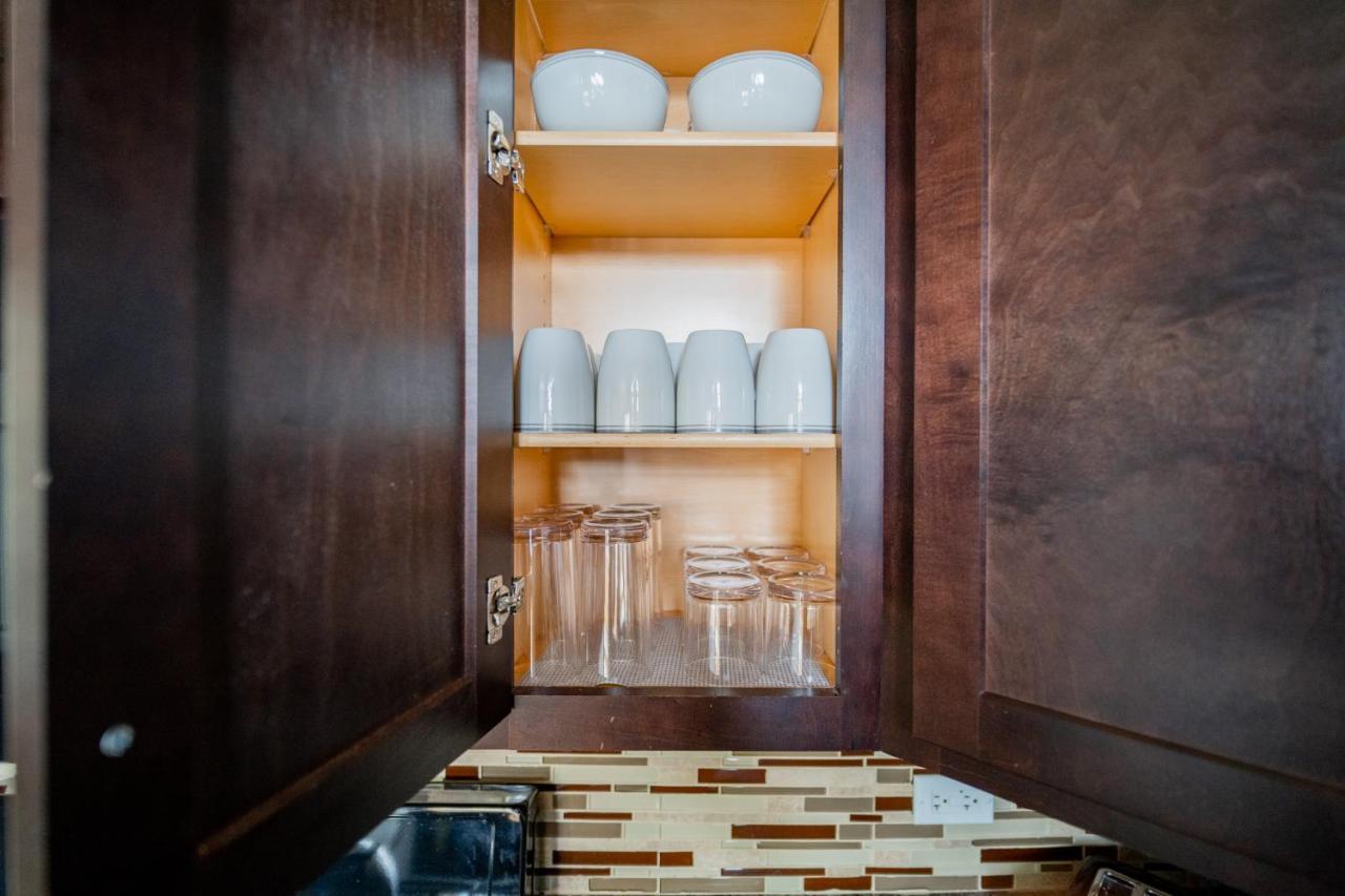 Appartement 3-bedroom Gem With In-unit Laundry - Lawndale 1 & 2 Rep