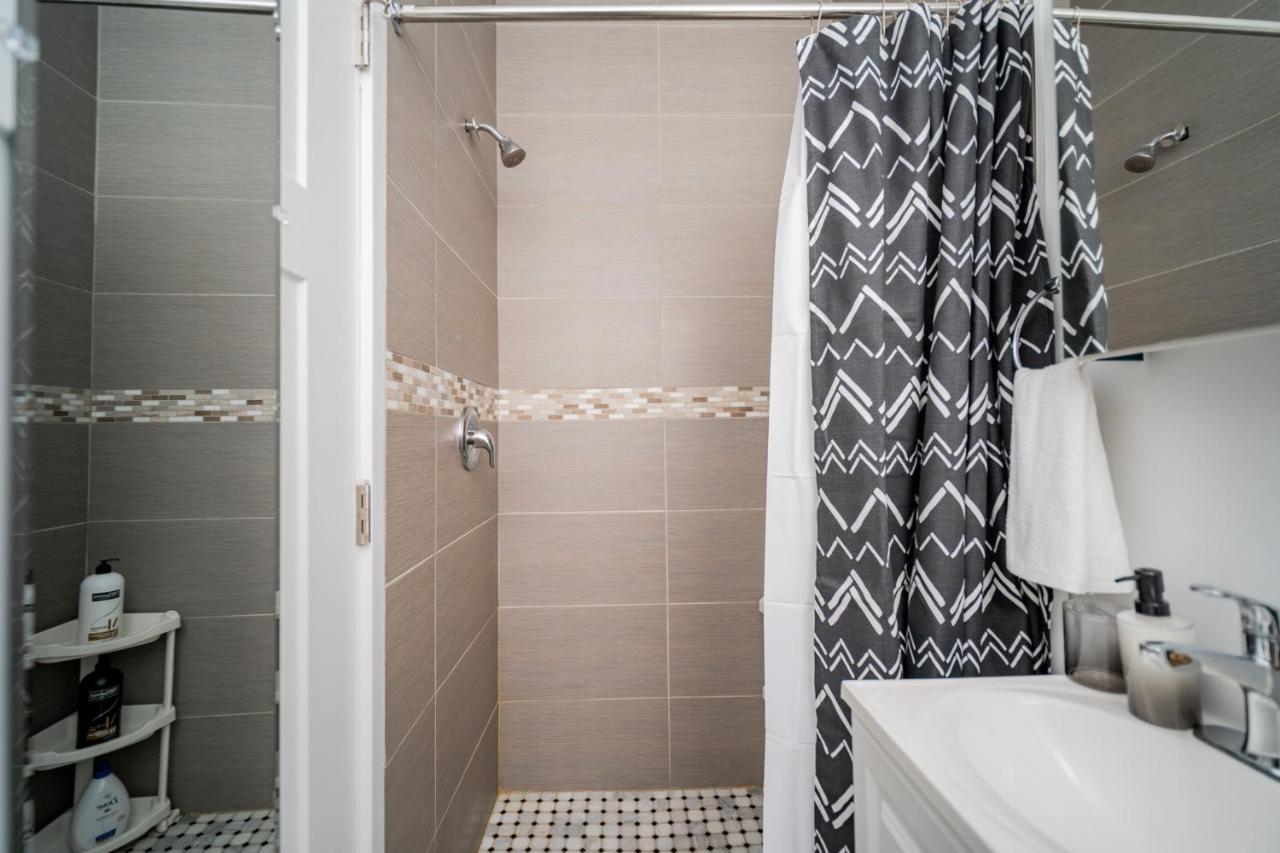 3-bedroom Gem With In-unit Laundry - Lawndale 1 & 2 Rep Appartement