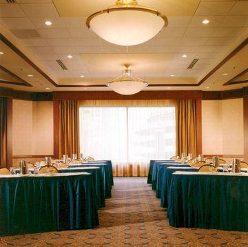 Hilton Chicago/magnificent Mile 3*
