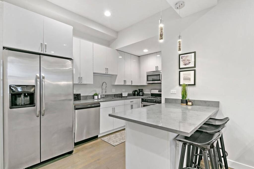 Apartment 2br Trendy Urban - Division 102w 202w 302w Rep *