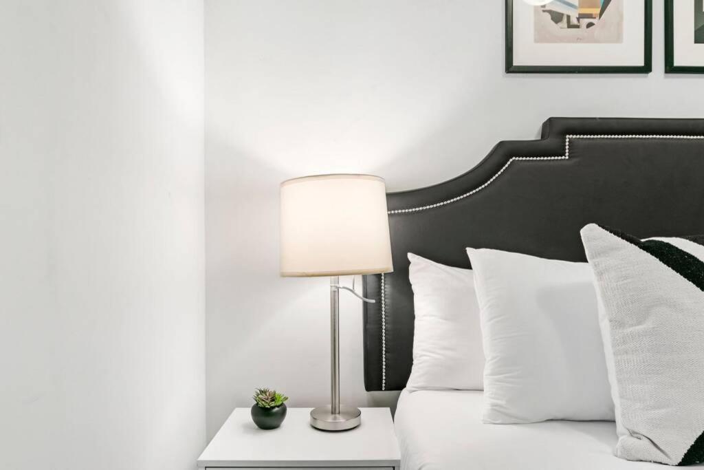 2br Trendy Urban - Division 102w 202w 302w Rep Apartment *