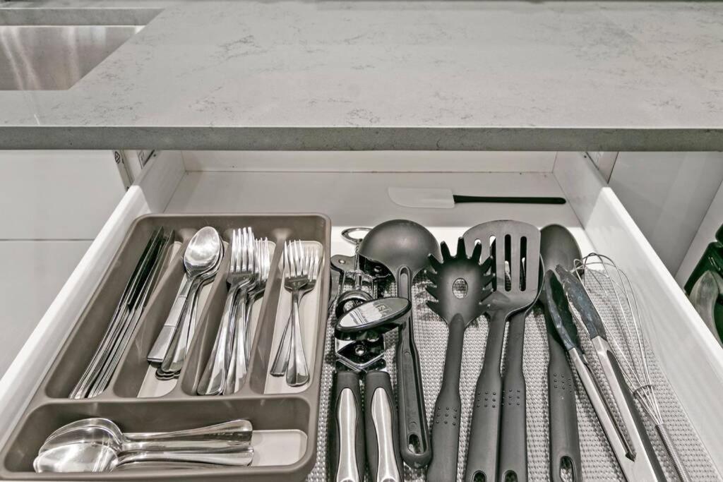 Apartment 2br Trendy Urban - Division 102w 202w 302w Rep