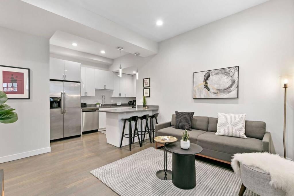 2br Trendy Urban - Division 102w 202w 302w Rep Apartment