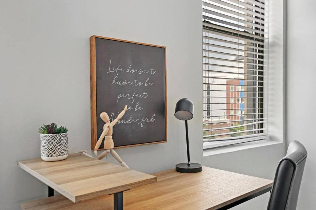 3br In Logan Square Walkable To Highlights - Park S6 Chicago