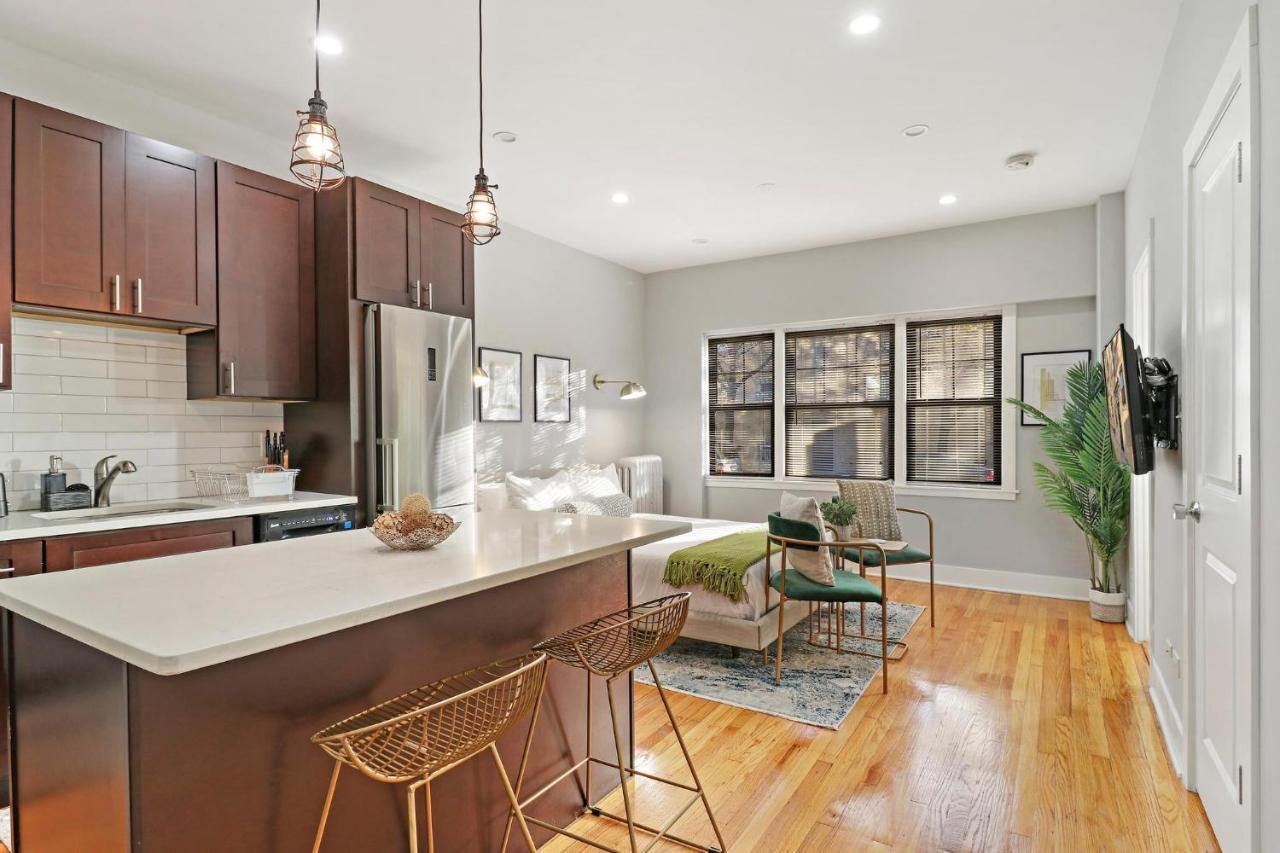 Alluring In Jefferson Park - Leland 1n Apartment Chicago