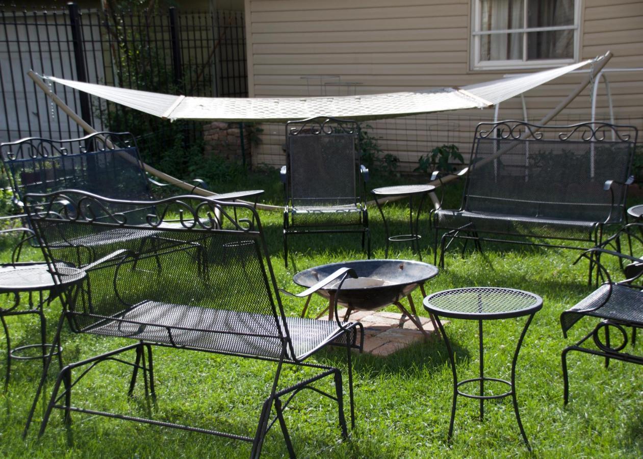 Sunny, Spacious, 3br 1ba Davlin