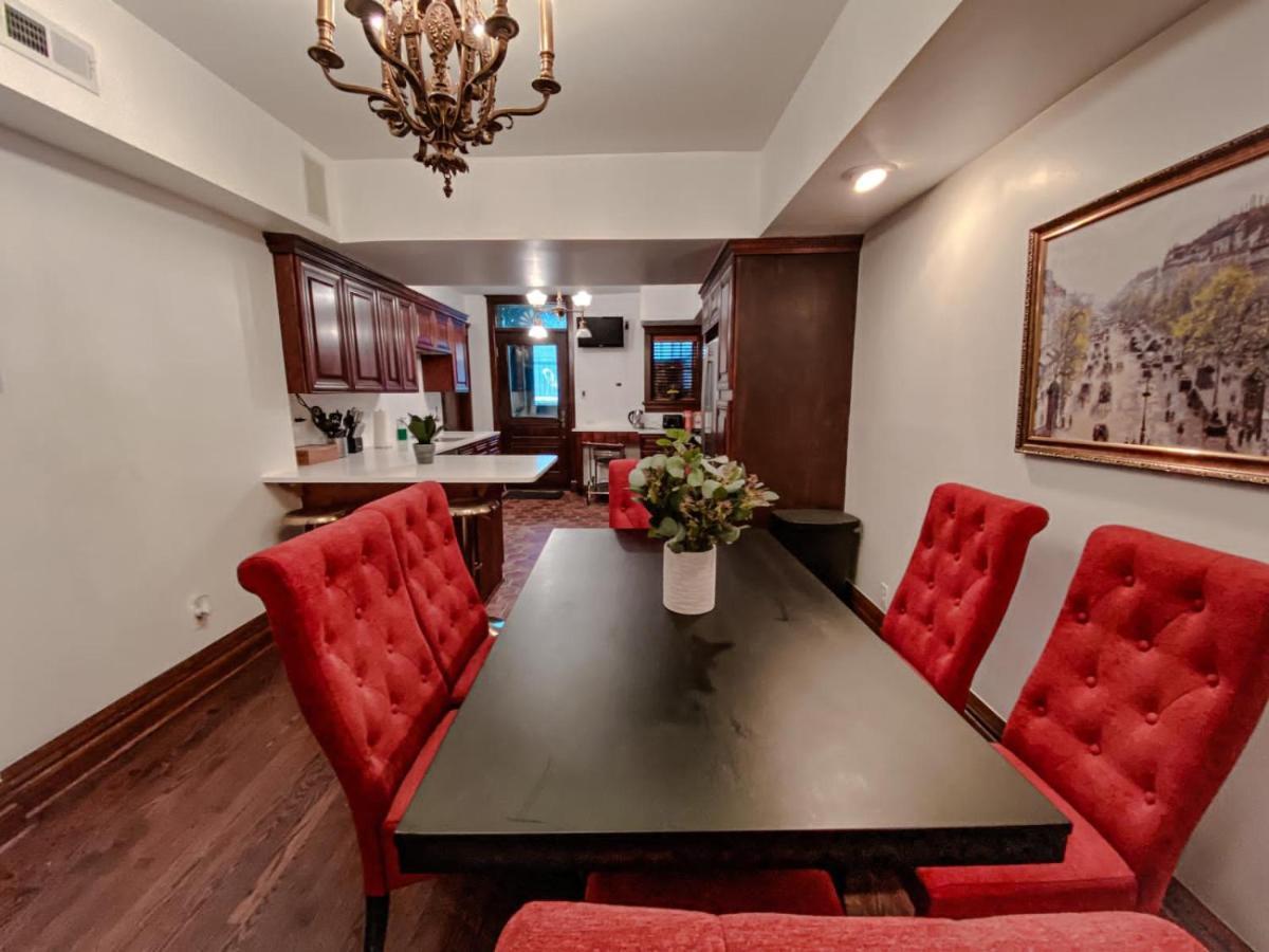 Luxurious Classic Gold Coast For 12 Guests Villa