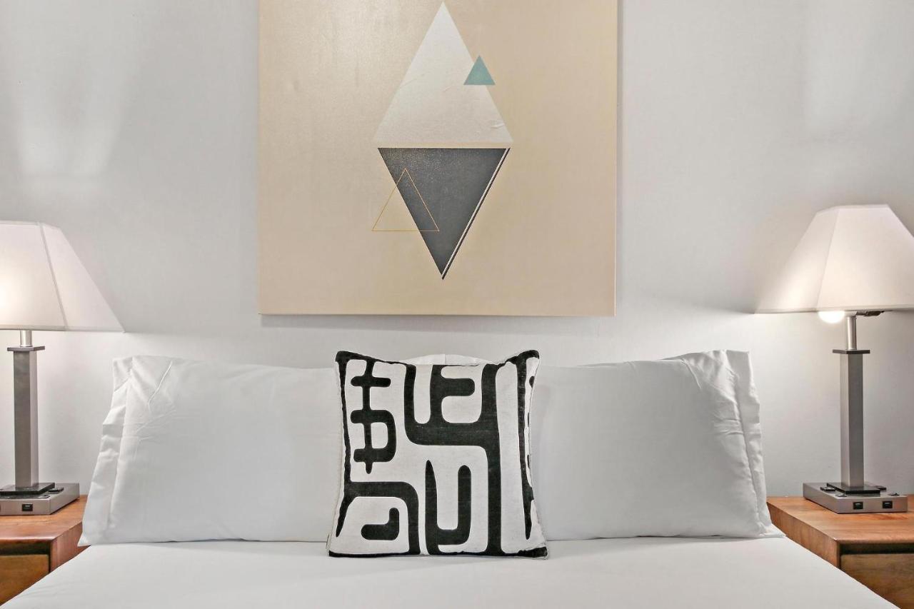 Apartment Stylish And Expansive 2br With Balcony - Buckingham 3 Chicago