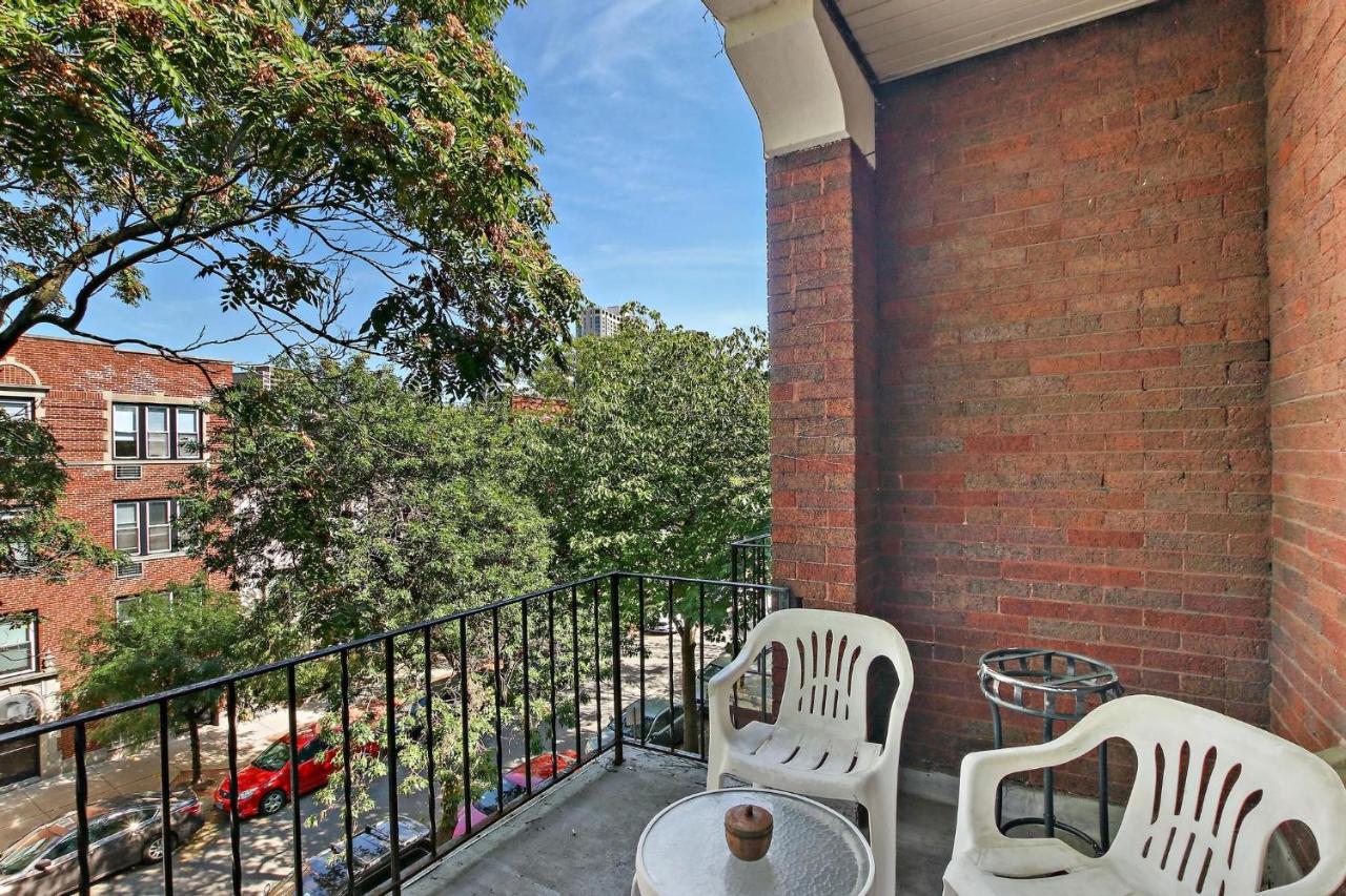 Stylish And Expansive 2br With Balcony - Buckingham 3 *