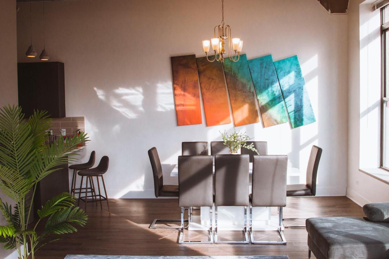 Spacious And Luxurious 3br Near Mccormick Place And Soldier Field With Optional Parking - Sleeps 10 Apartment Chicago