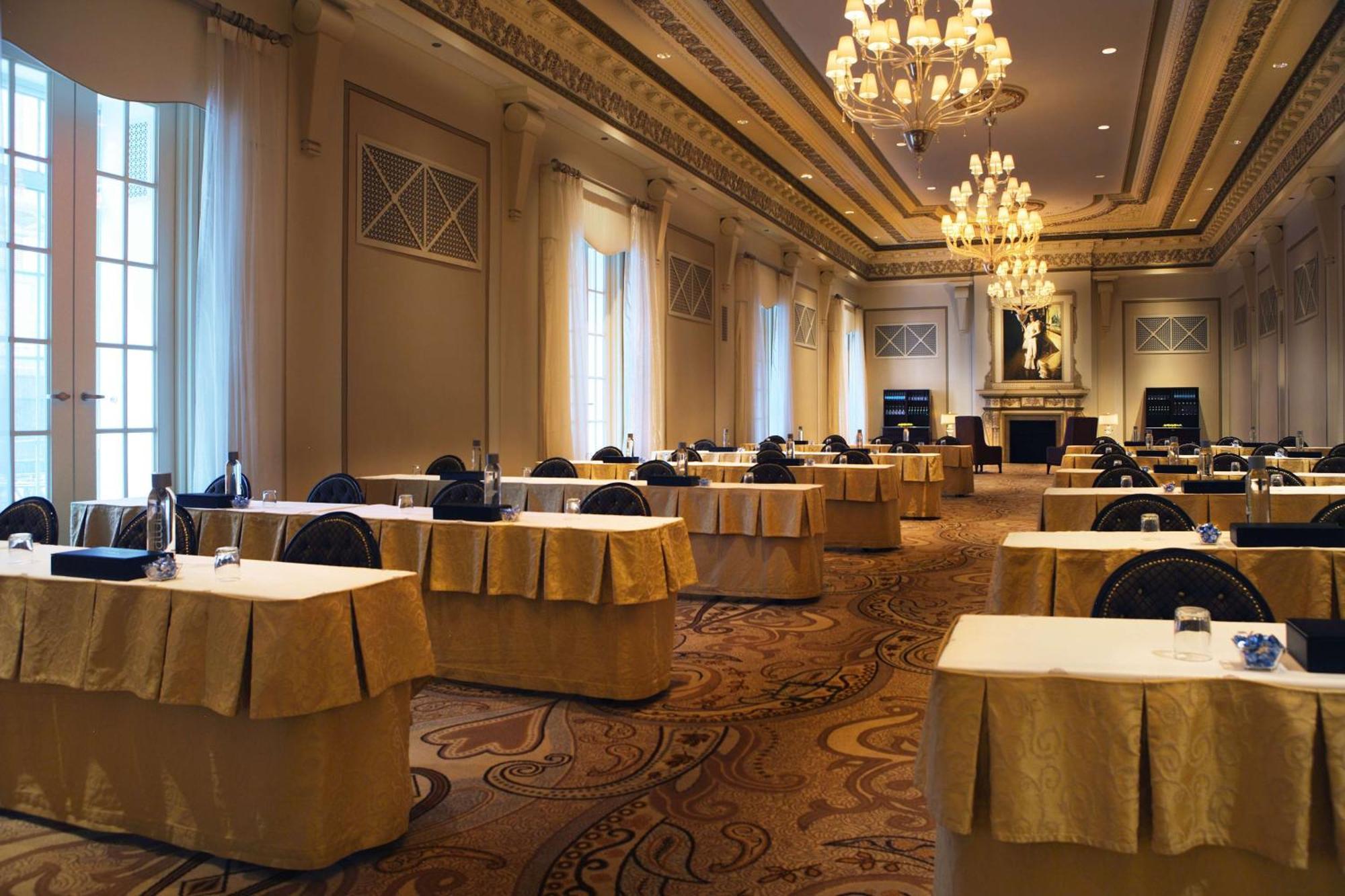 Hotel The Palmer House Hilton 4*