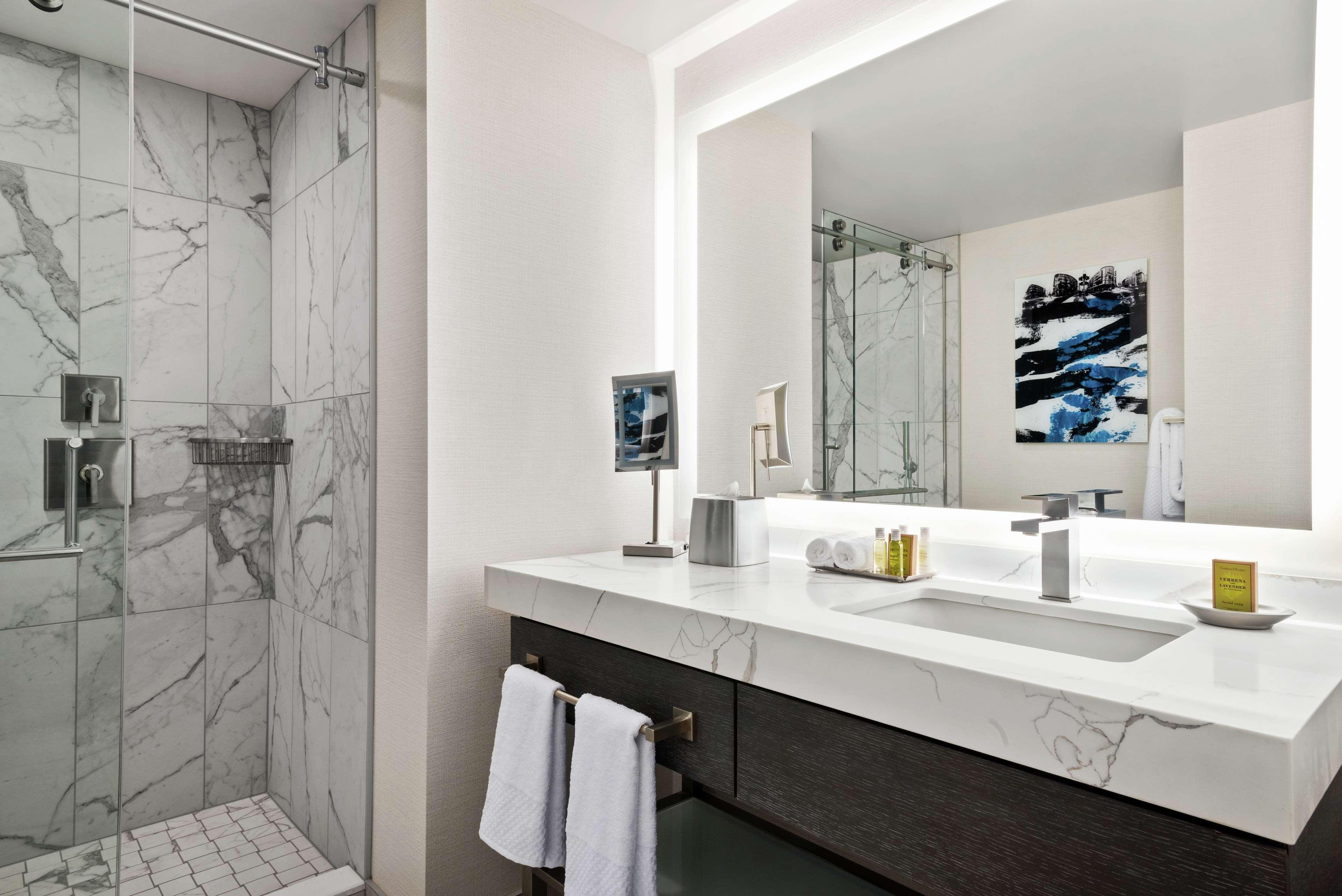 Hotel Doubletree By Hilton Magnificent Mile Chicago