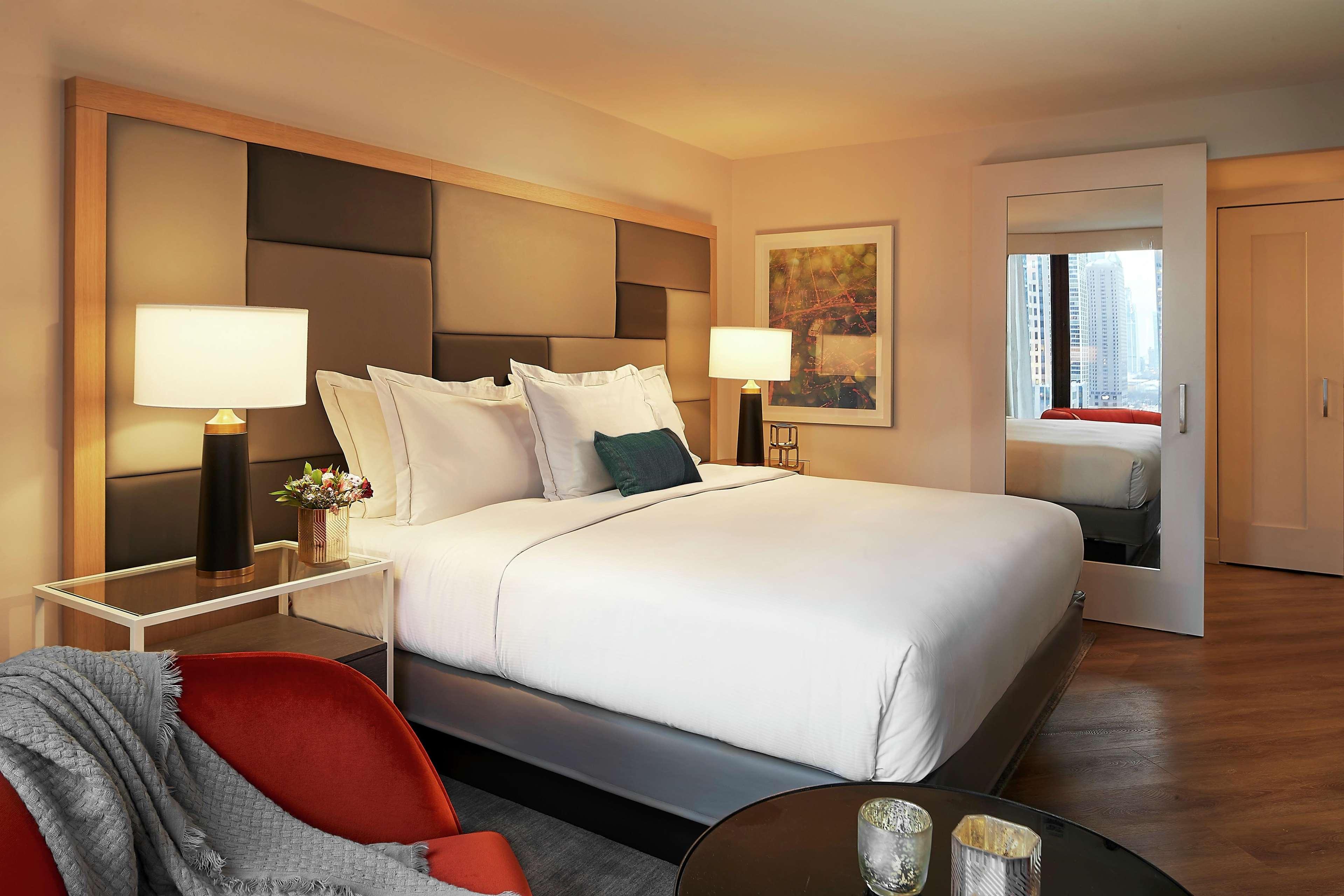 Hotel Doubletree By Hilton Magnificent Mile 4*