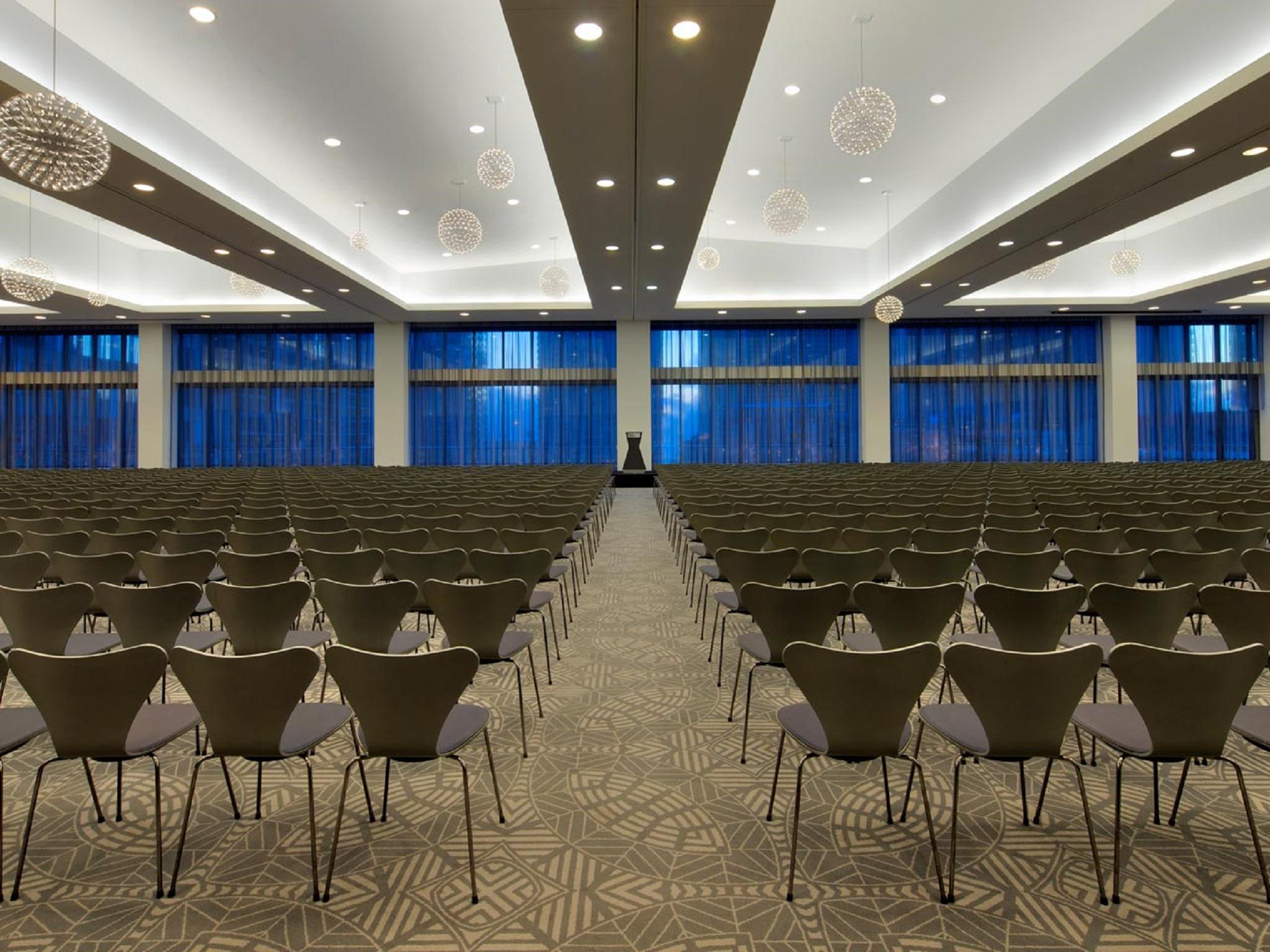 Hotel Radisson Blu Aqua Hotel, 4*