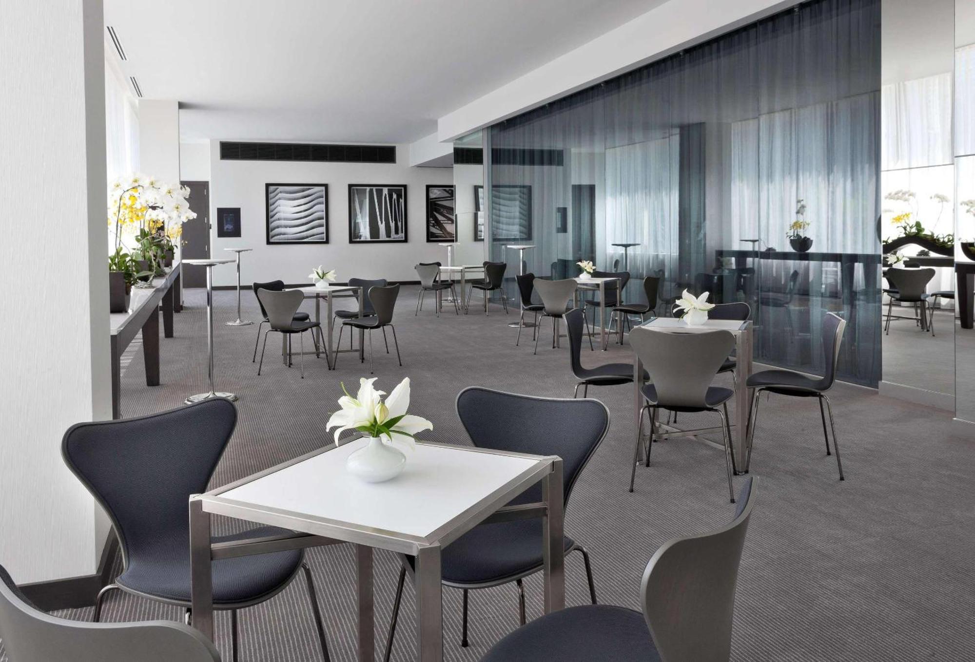 Radisson Blu Aqua Hotel, Chicago