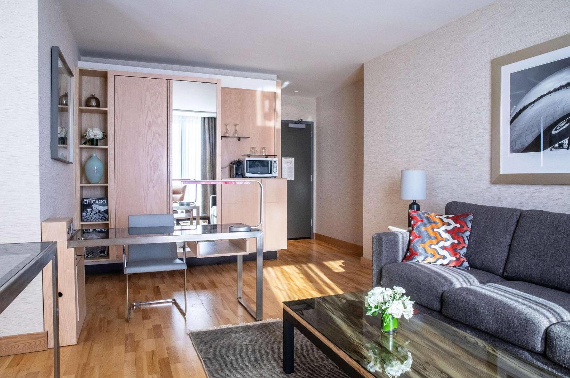 Radisson Blu Aqua Hotel,