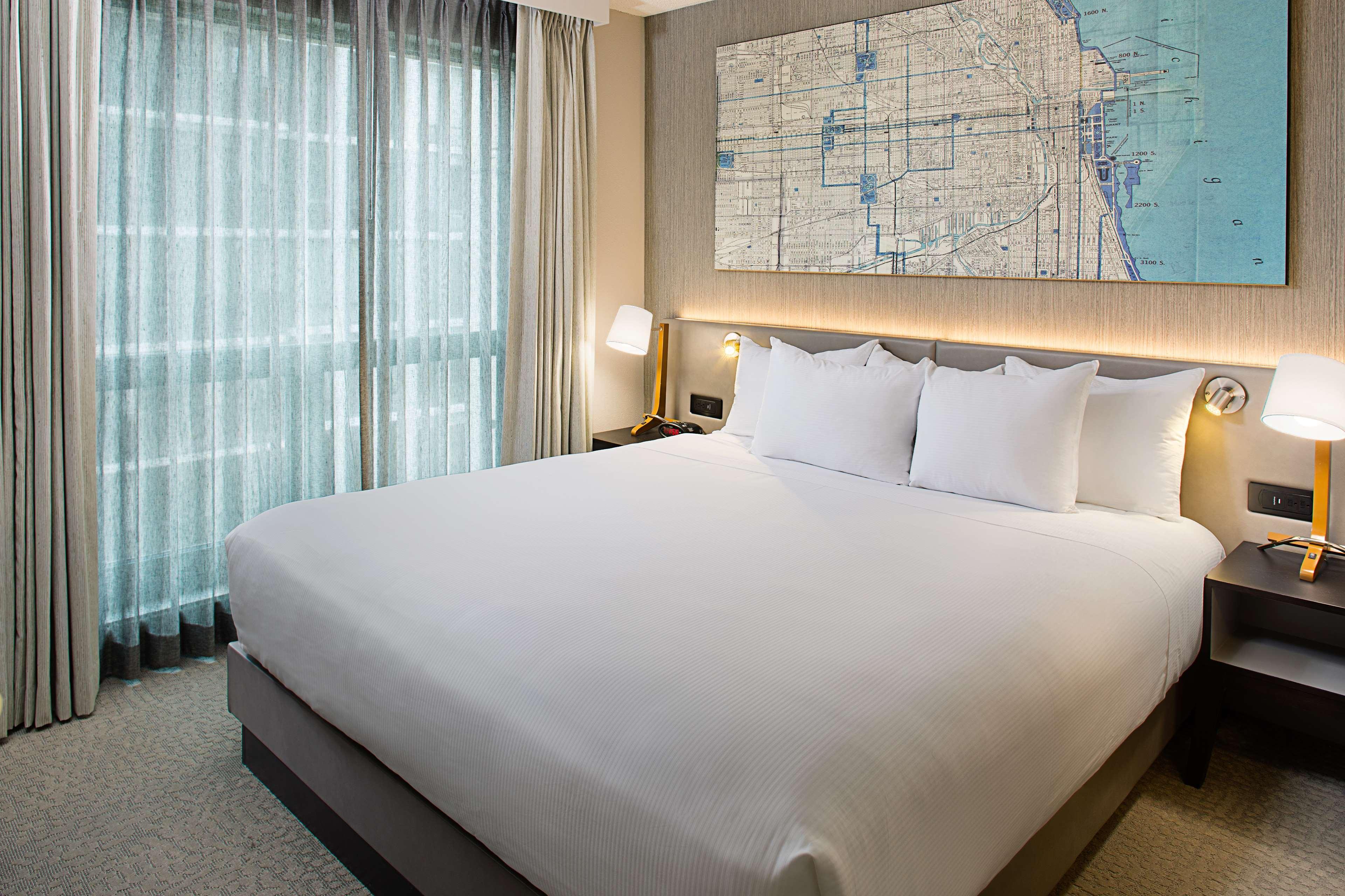 Hilton Chicago/magnificent Mile 3*