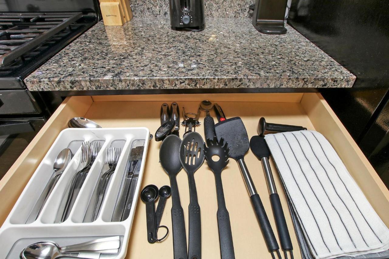 Stylish In Portage Park - Pensacola 2n Apartment *