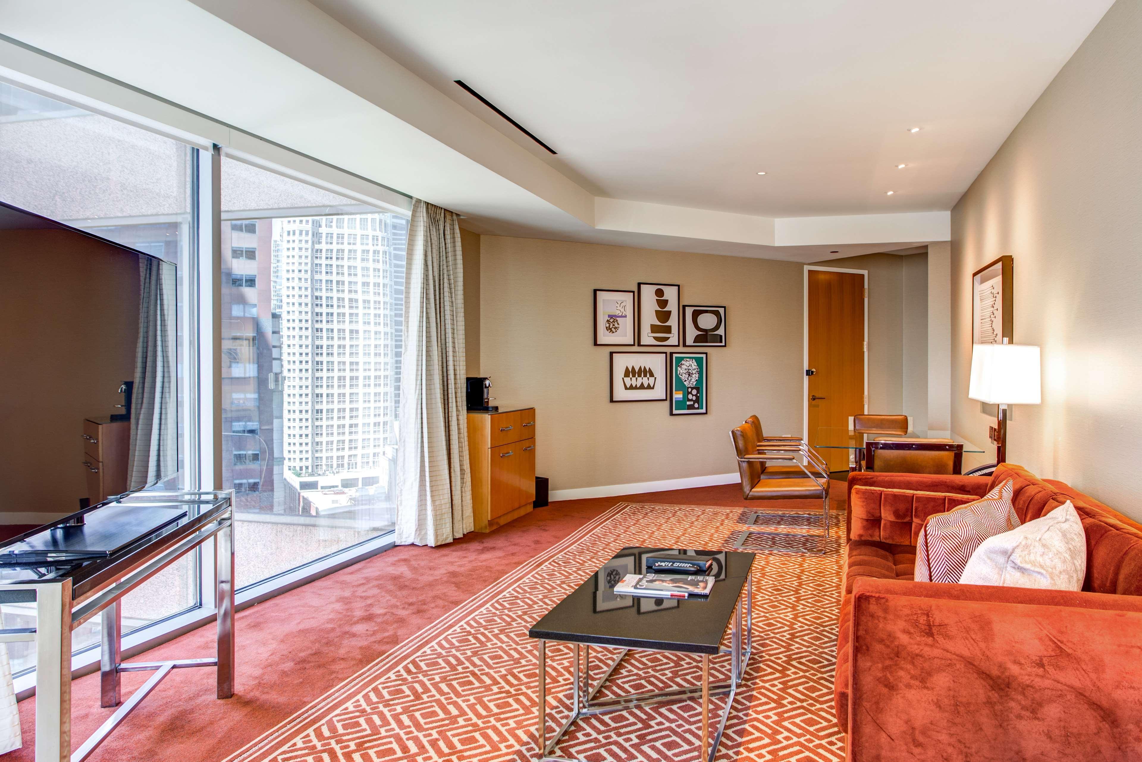 By Marriott Downtown Magnificent Mile 3* Chicago