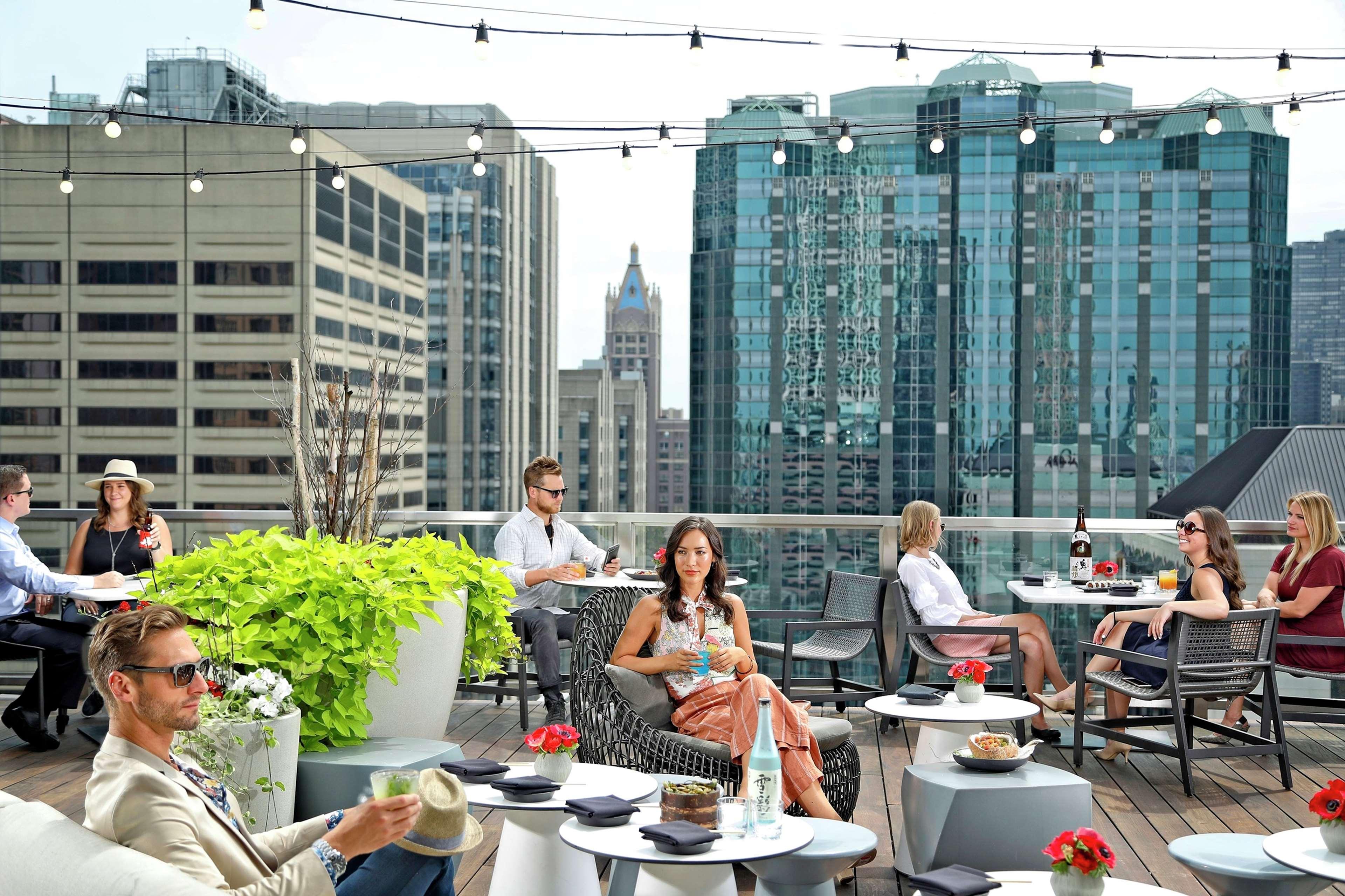 By Marriott Downtown Magnificent Mile 3* Chicago