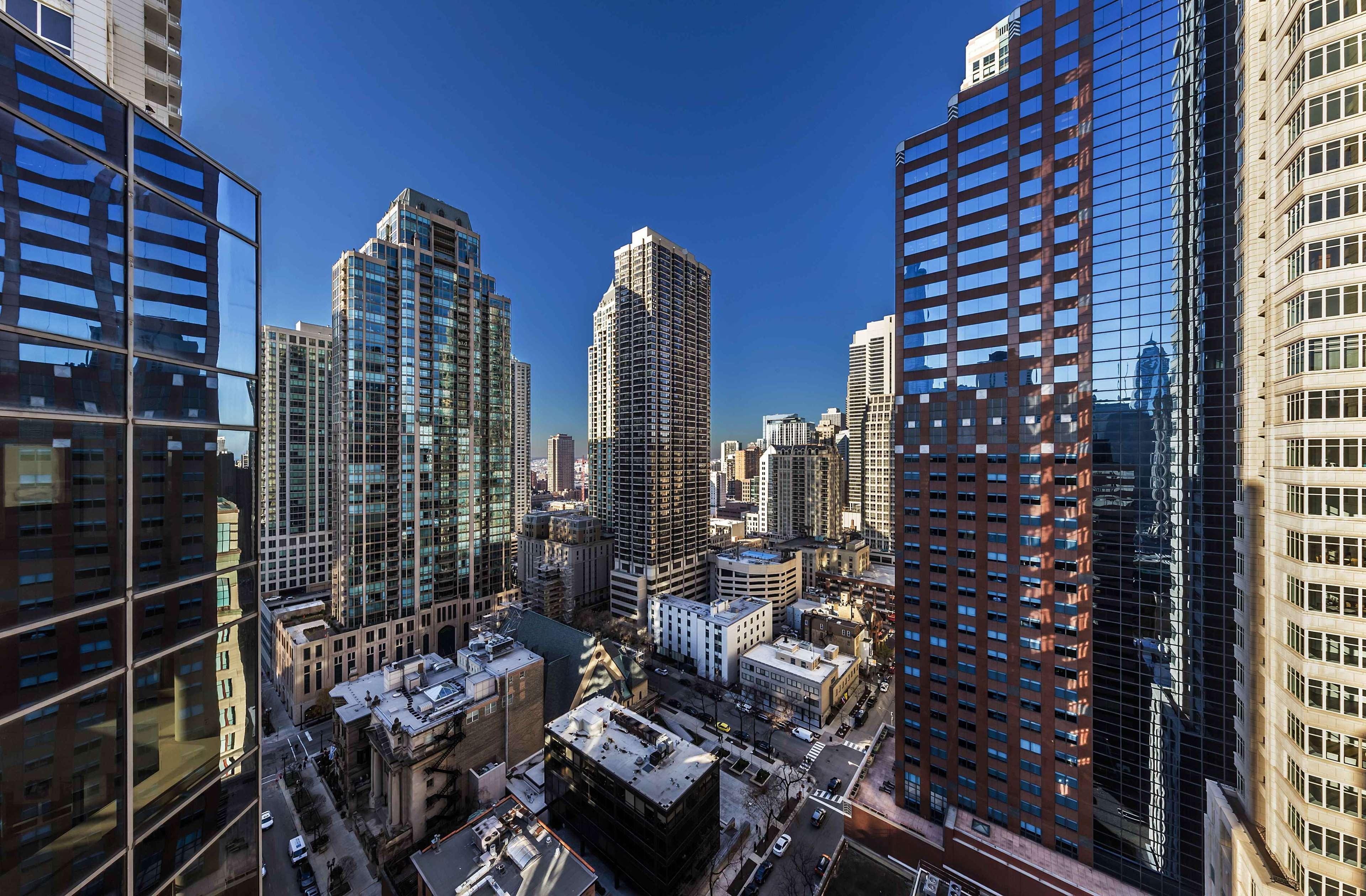 Hotel By Marriott Downtown Magnificent Mile 3*