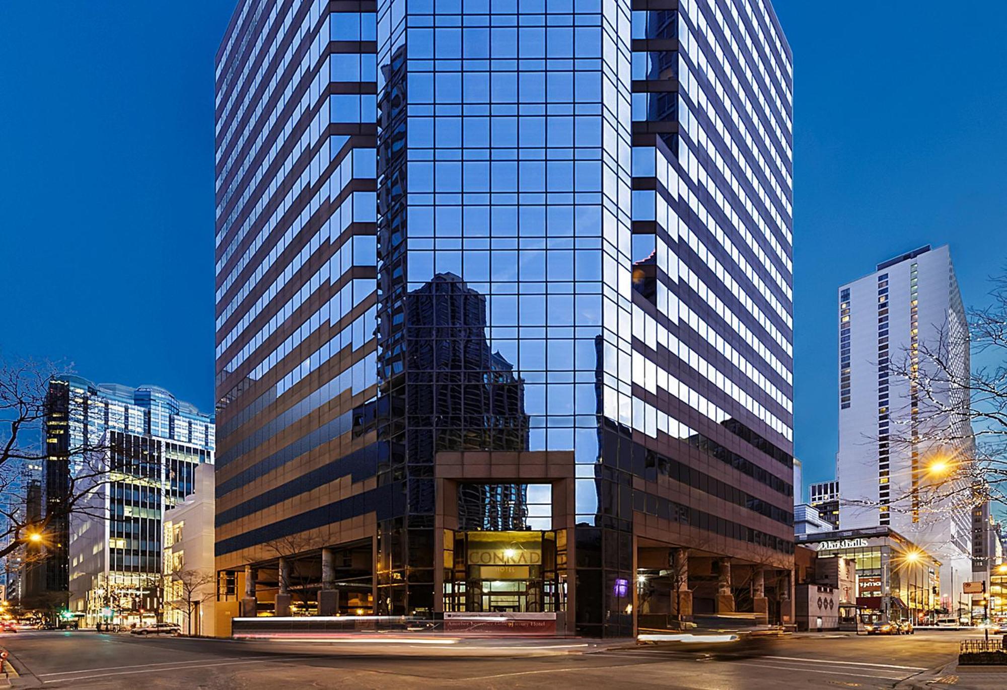 By Marriott Downtown Magnificent Mile 3* Chicago