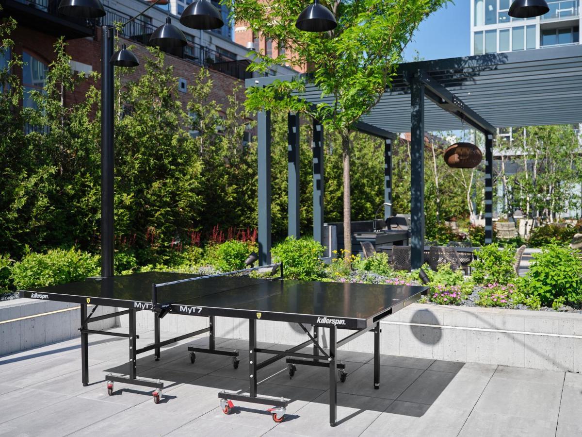 Hotel Level - River North