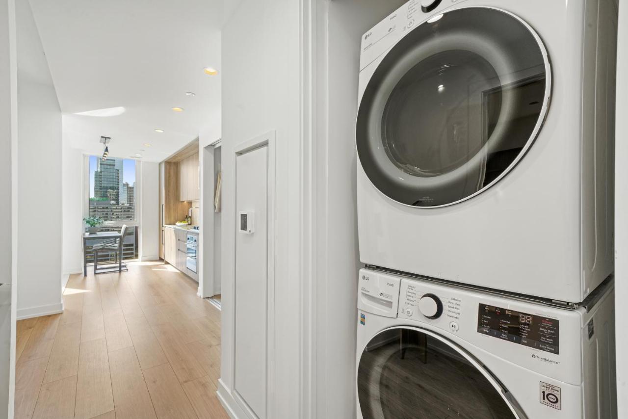 Hotel Level - River North