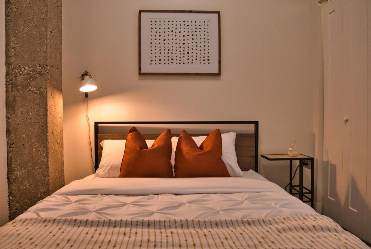 Luxury 3Br Spacious Suite Sleeps 8 Guests With Patio, Skyline View, Optional Parking And Gym Access Near Mccormick Place And Lakefront Apartment