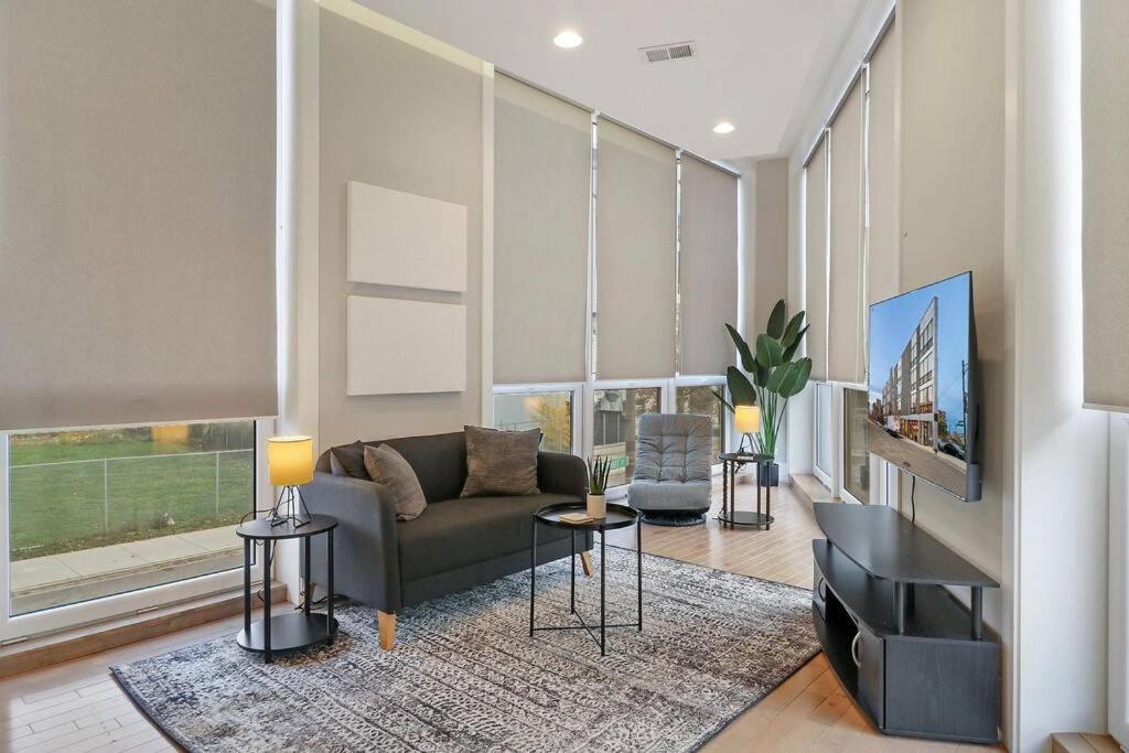 Apartment Nicely Decorated 1br With Laundry - Crosby 202 Chicago