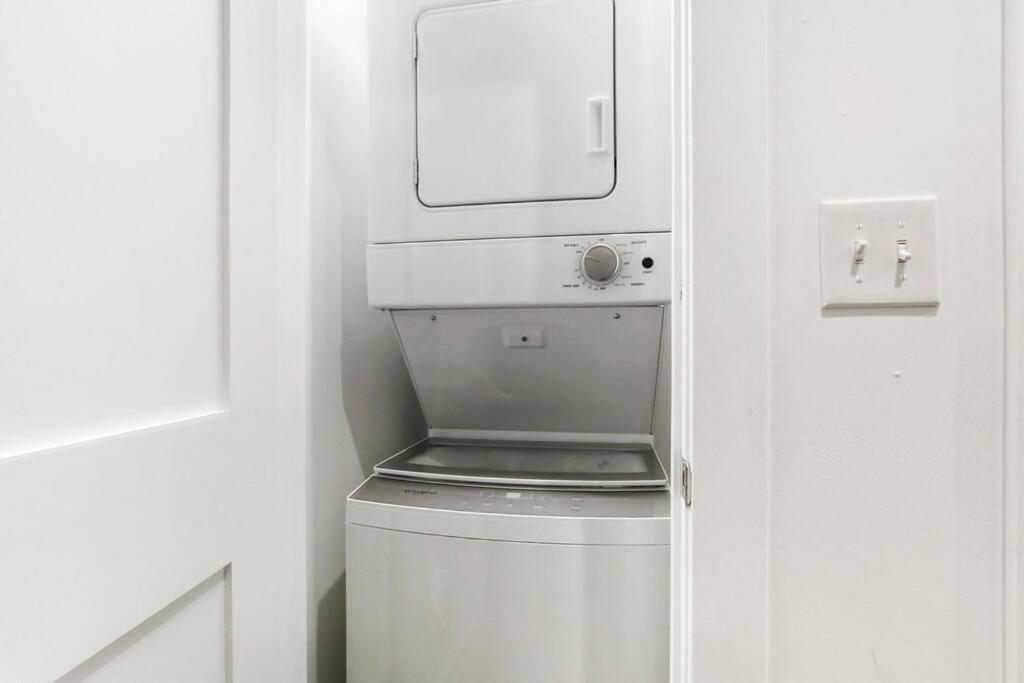 Apartamento With Laundry, Near Shops! - Montrose 316 & 318 Chicago