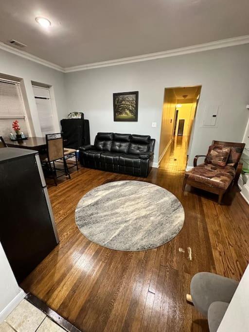 Beautiful Hyde Park Brownstone Apartment Chicago