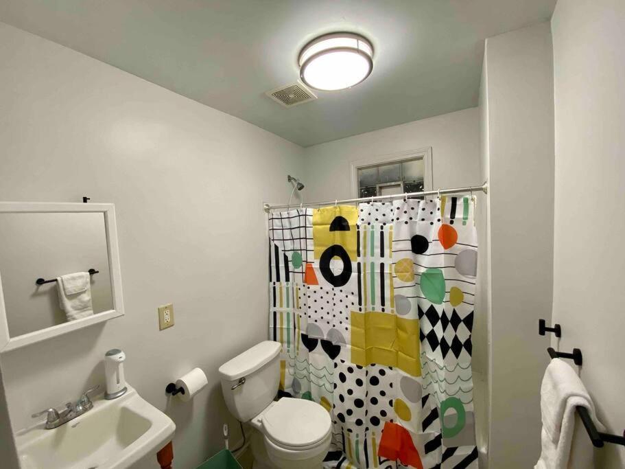 Apartment Red Line Corporate Housing *